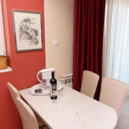 Apartment Beachside Serenity In Barbot