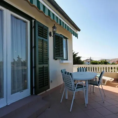 Apartment Beachside Serenity In Barbot Barbat na Rabu